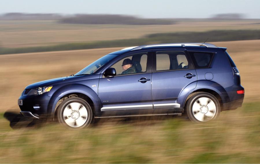  Mitsubishi Outlander 2005 года  (фото 19 из 77)